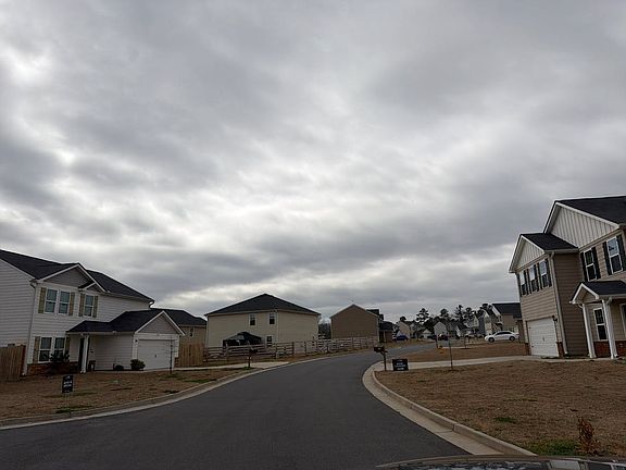 5th image of 39 Oxford Ln