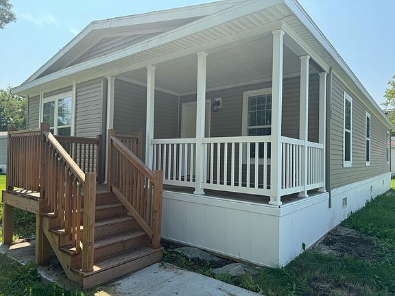 5th image of 3210 Bel Clare Dr #100AR