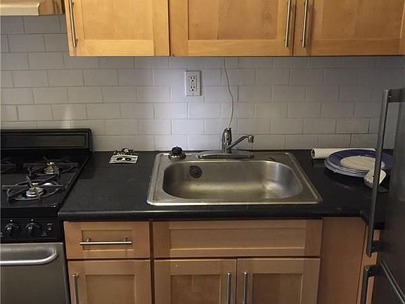 5th image of 117 E 71st St APT 4C