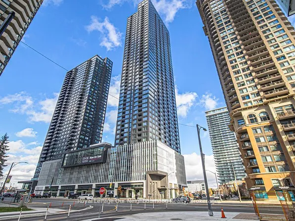 395 Square One Dr #412, Mississauga, ON L5B 0E2