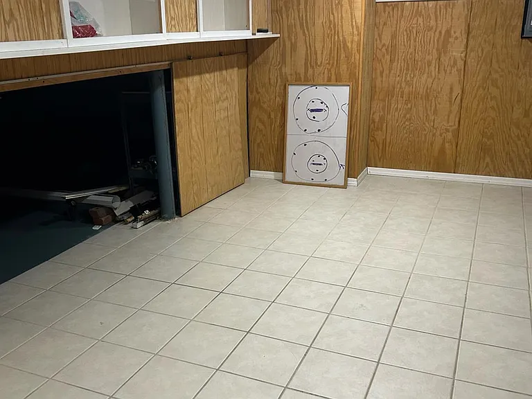 8 Julie Dr — Photo 22