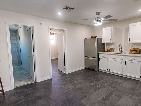 4th image of 1222 E Roosevelt St #B