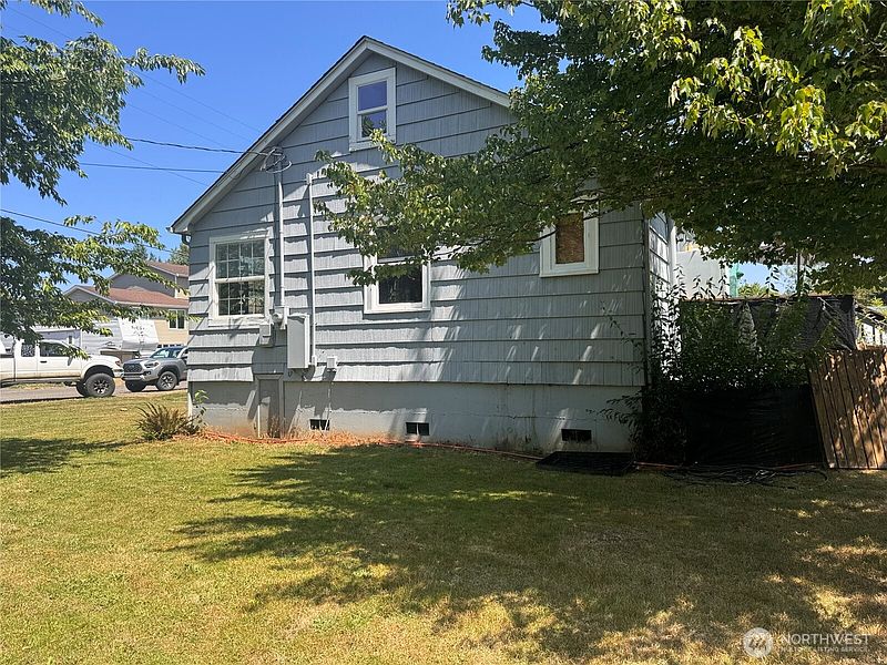 3rd image of 1287 SW Sylvenus Street