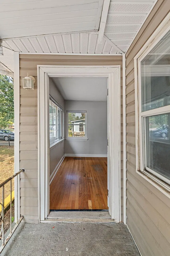 5 bedroom House — Photo 3