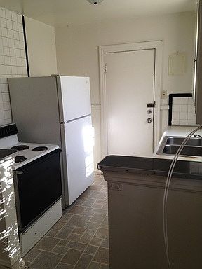 3rd image of 801 Belt Blvd