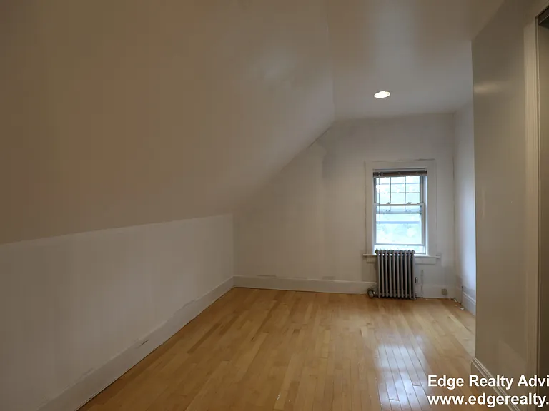 19 Lothrop St #2 — Photo 5