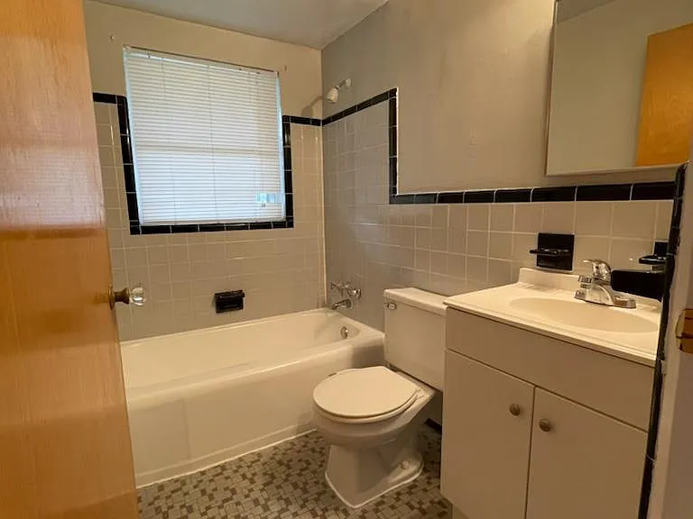 2812 Coolidge Hwy #21 — Photo 7
