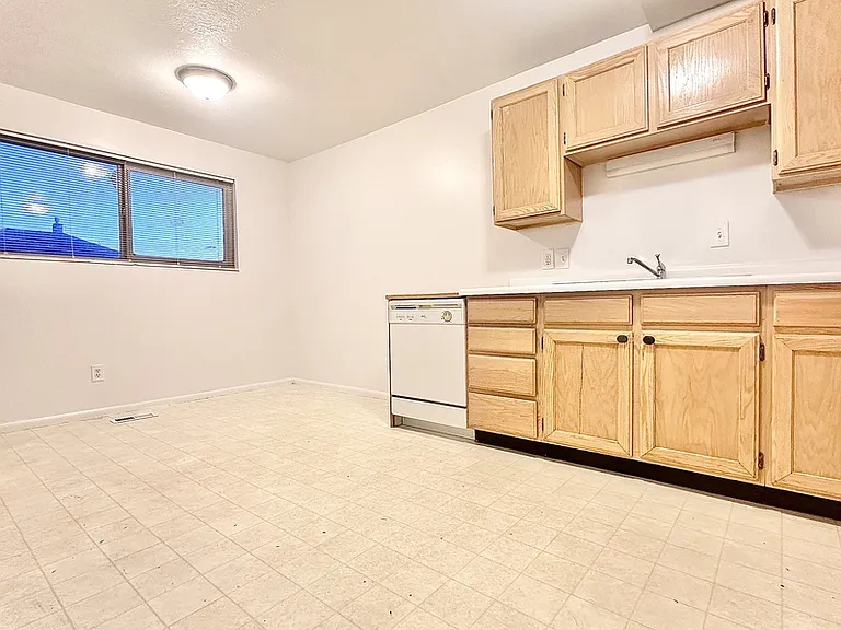 265 E 8880 S — Photo 7