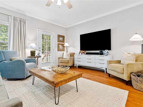 3rd image of 1362 Gatewood Dr