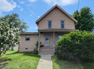 725 Railroad St, Ridgeway, IA 52165