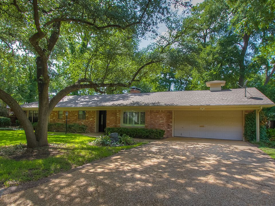 3228 Spanish Oak Drive-1.jpg