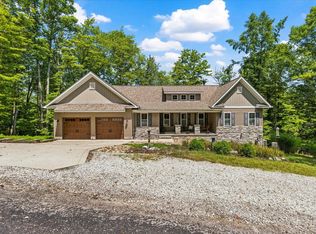 972 Sauk Ln, Sugar Grove, OH 43155
