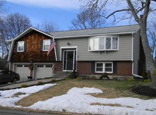 32 Sparhawk Dr, Burlington, MA 01803