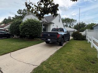 2049 Regina Ave, Lincoln Park, MI 48146