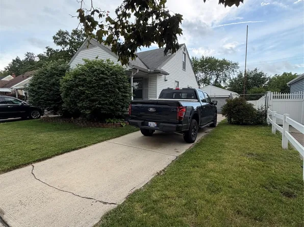 2049 Regina Ave, Lincoln Park, MI 48146