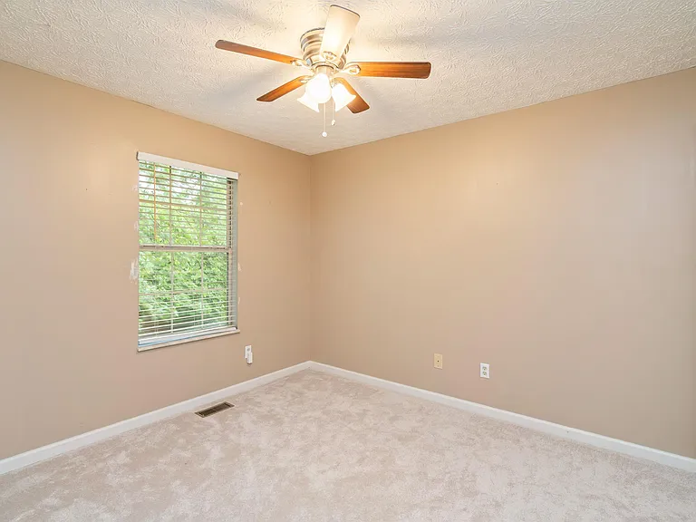 2376 Wadsworth Dr — Photo 25