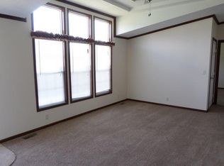 9876 Bellcrest Blvd, Fenton, MI 48430