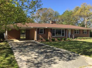 10 Lisa Dr, Greenville, SC 29615