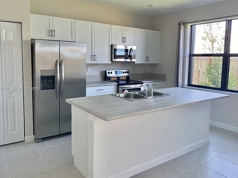10265 SW 231st Ln — Photo 3