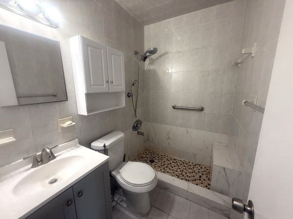 1980 SW 28th Ave APT 2