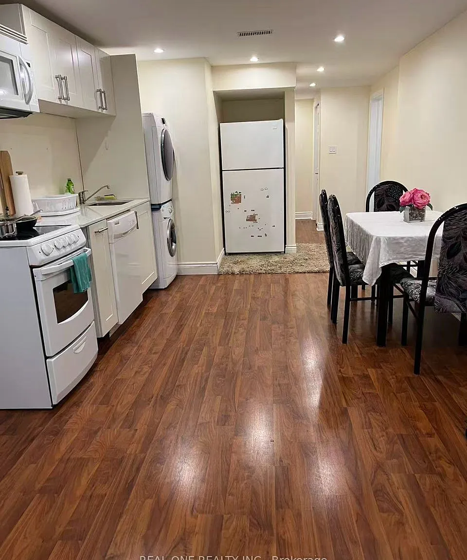 3 bed, $1,700 — Photo 3