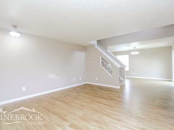 3rd image of 2717 Grand Fir Dr