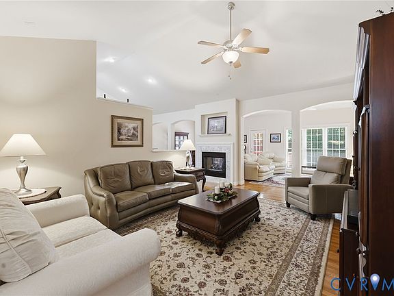 5th image of 8301 Chandon Pl