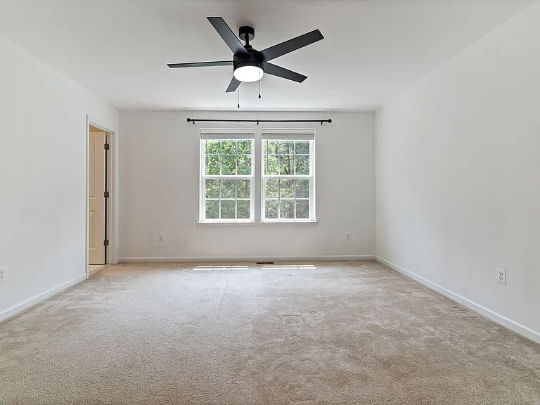 23048 Mountain Laurel Ln — Photo 14