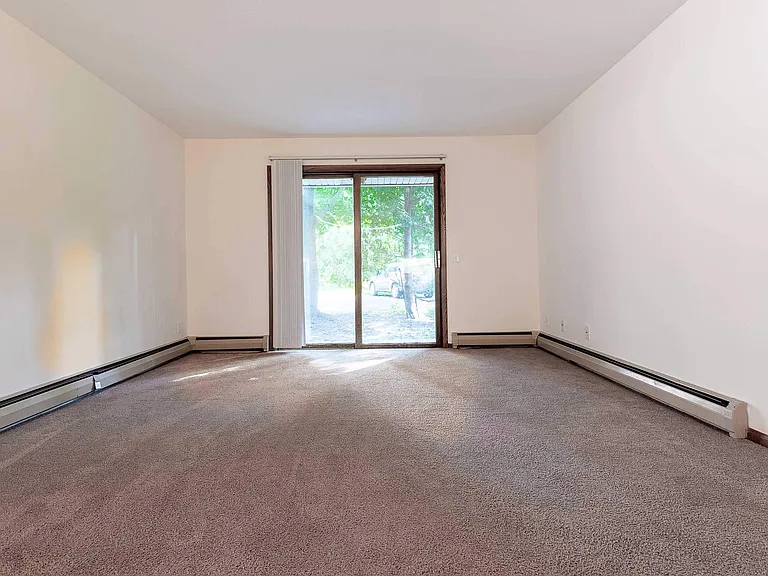5101 Mineral Point Rd #8 — Photo 12
