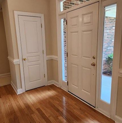 2nd image of 10625 Knox Ave