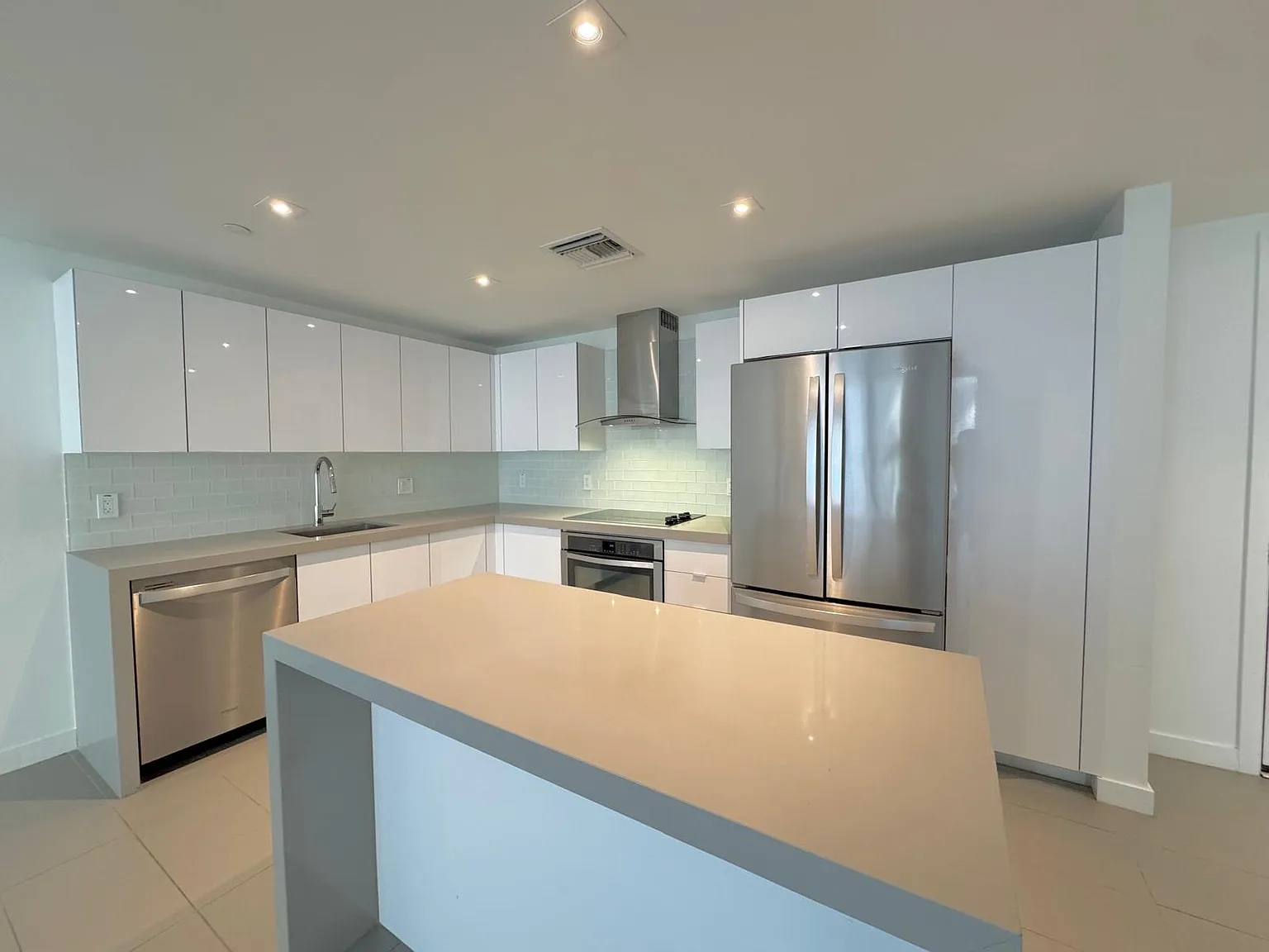 1 bed, 800 sqft, $2,900 — Photo 2