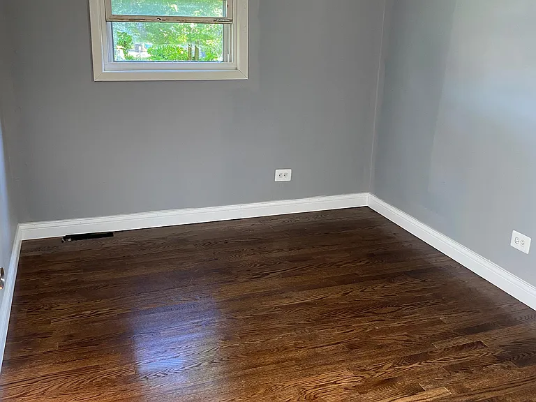 13240 S Saint Lawrence Ave — Photo 6