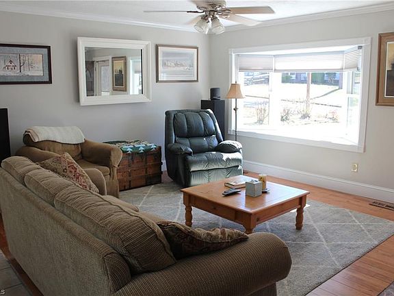 3rd image of 2506 Laramie Dr