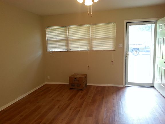 2nd image of 415 Avenue D