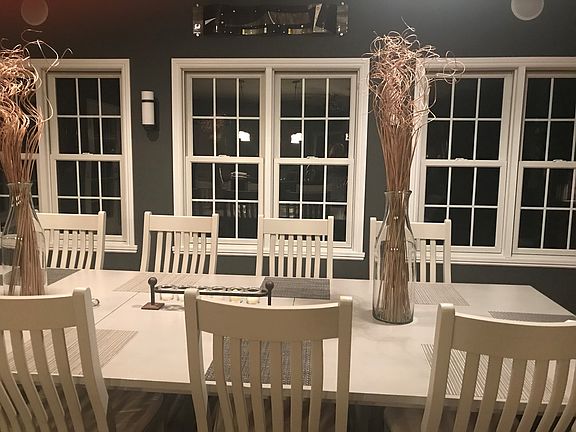 Large Eating Area