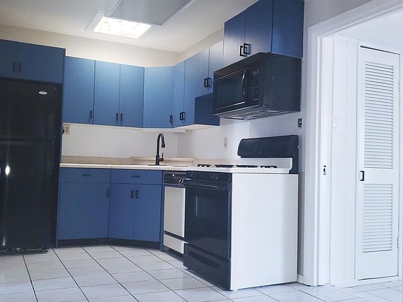 3rd image of 4438 E Glenrosa Ave