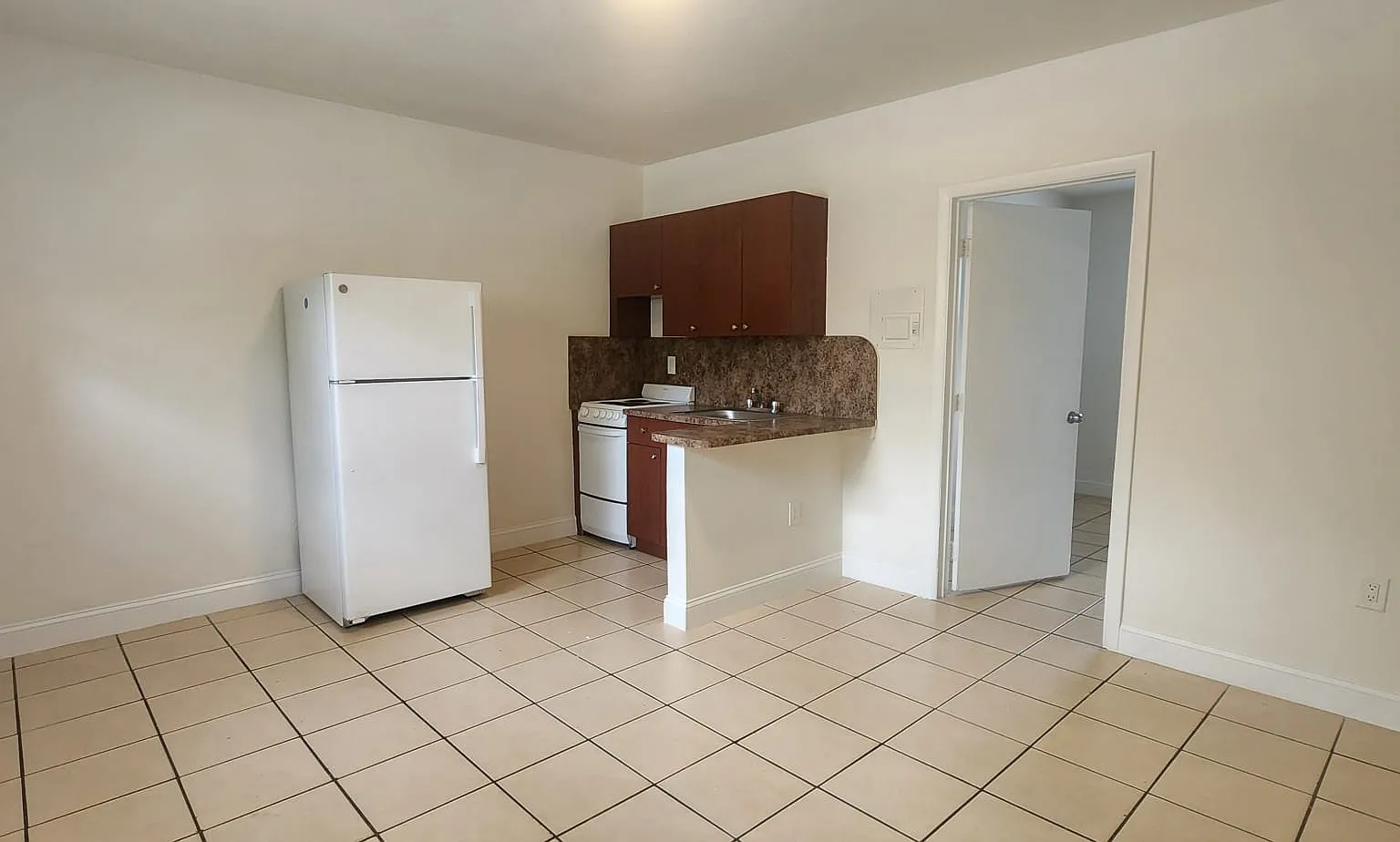 1 bed, 350 sqft, $1,350 — Photo 2