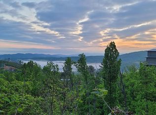 635 Wiley Oakley Dr #552, Gatlinburg, TN 37738