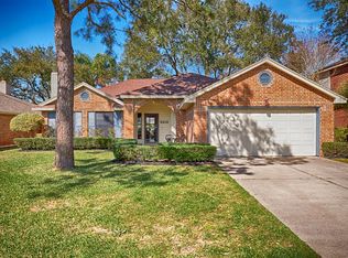 2218 Castle Dr, League City, TX 77573