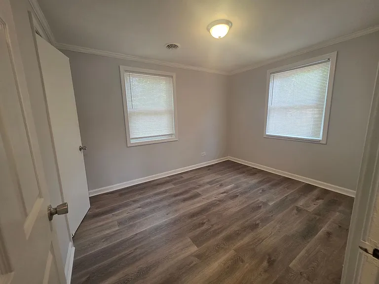 212 Oak St — Photo 9