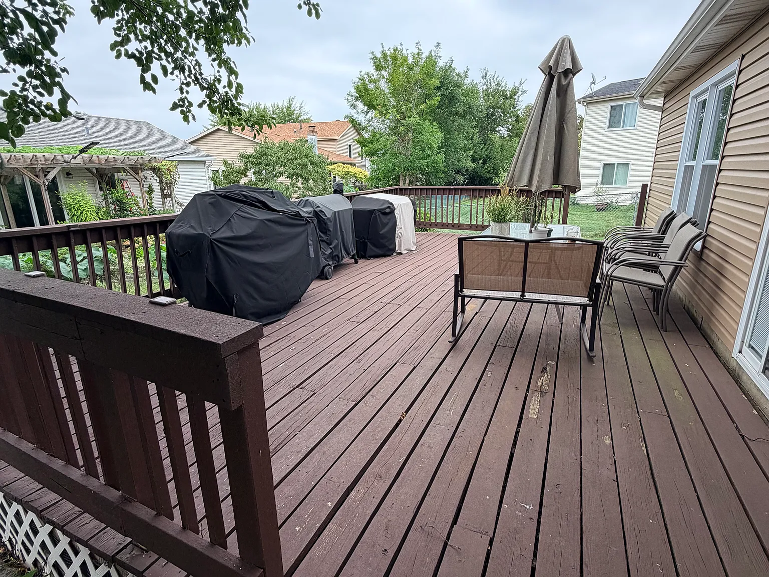 4 bed, 2.5 bath, 2700 sqft, $3,800 — Photo 2