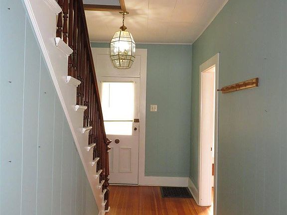 4th image of 104 W Court St