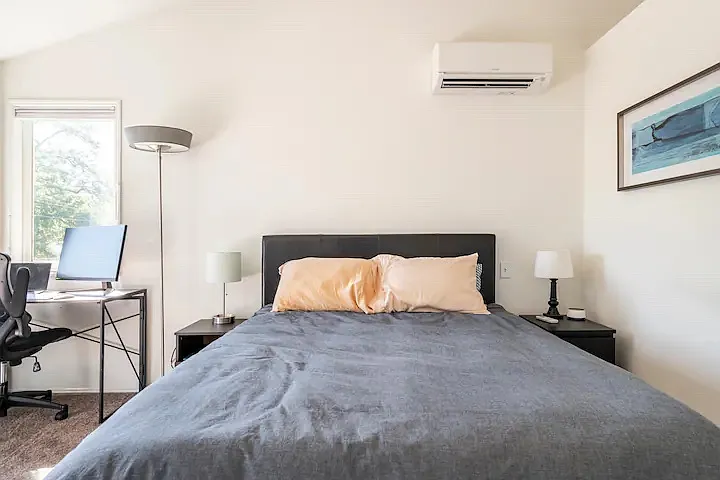 Master Bedroom - bed and desk