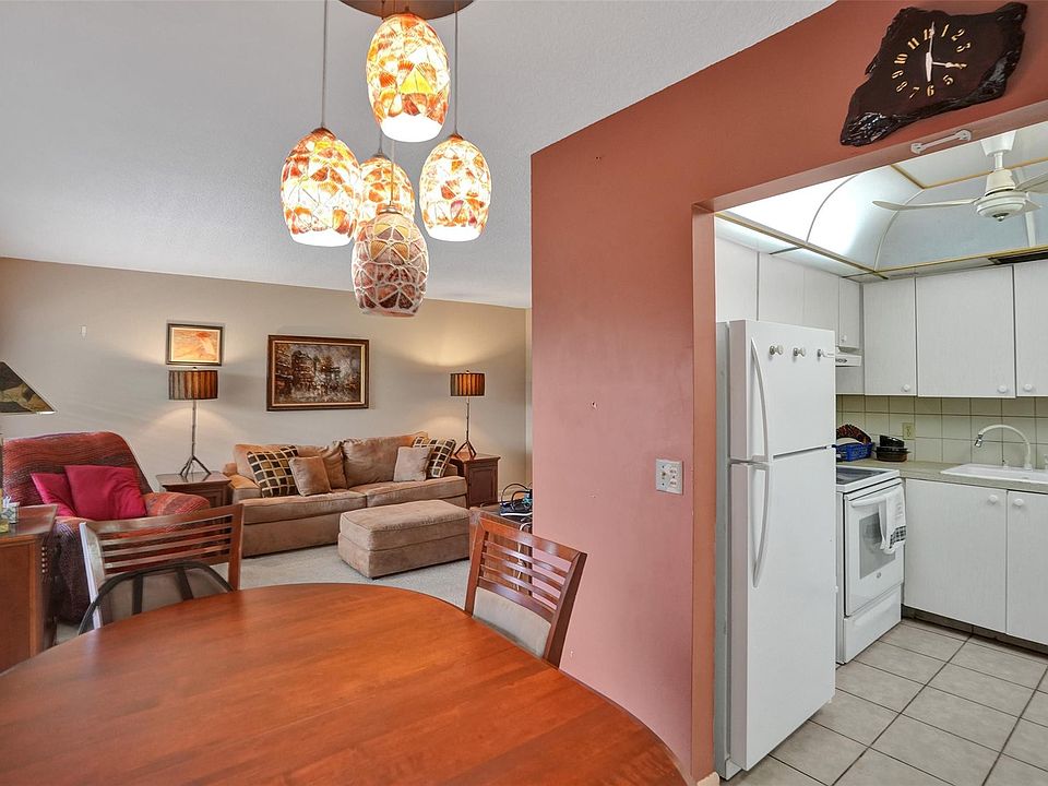 1st image of 245 Oakridge O #245