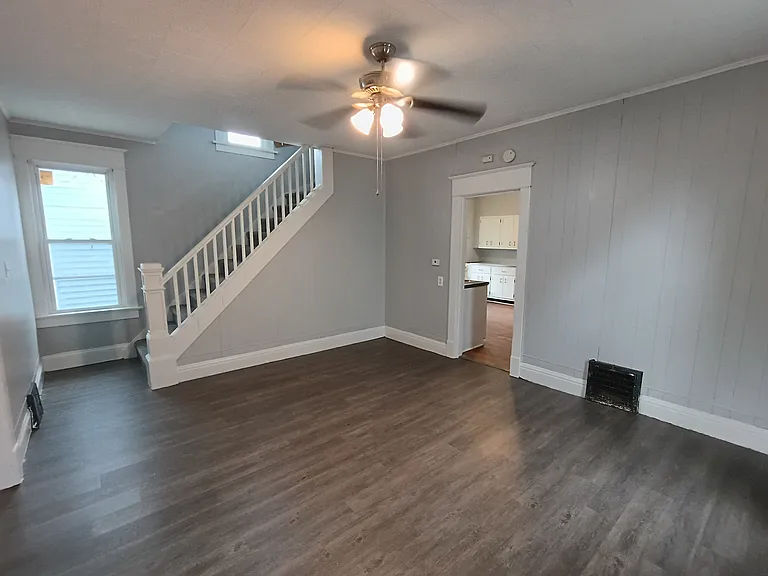 2338 Boies Ave — Photo 2
