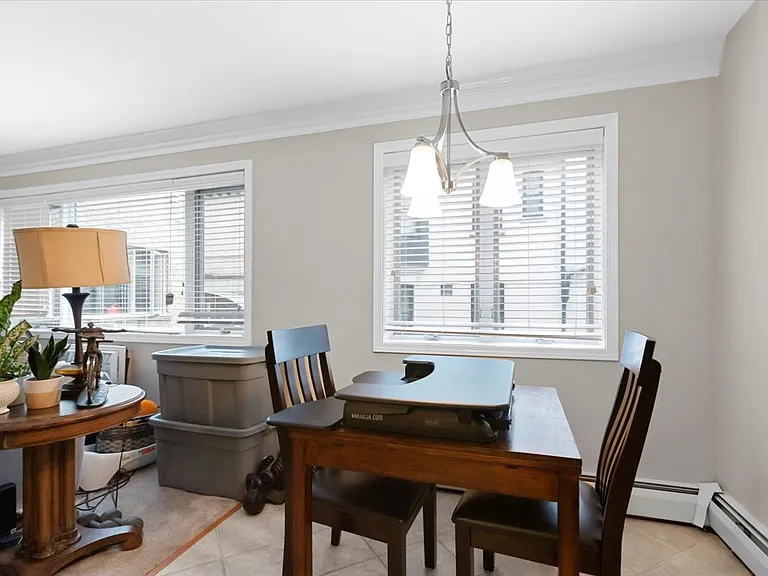 426 W Barry Ave #206 — Photo 6