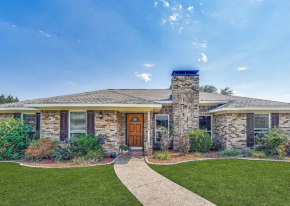 1st image of 2212 Teakwood Ln