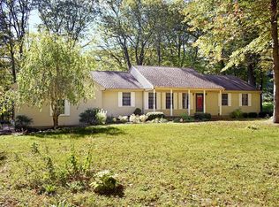 32 East St, Petersham, MA 01366