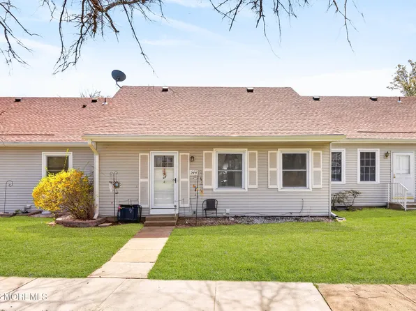 24 Calle De Elvira #B, Freehold, NJ 07728