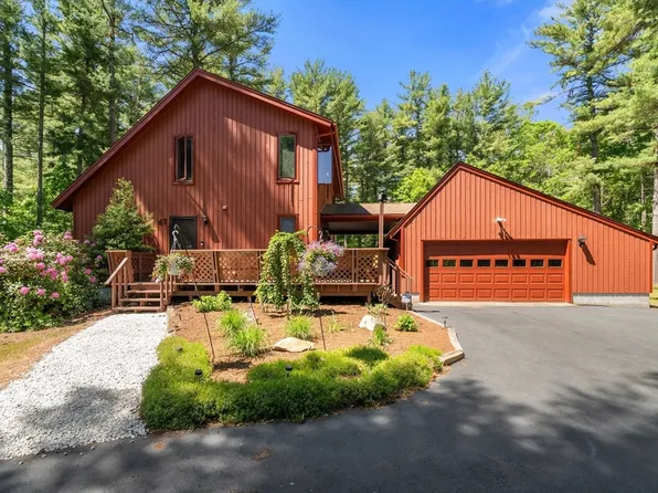 47 Walnut Plain Rd, Rochester, MA 02770